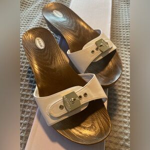 Dr. Scholls Womens Classic White And Brown Slip On Sandals Size 9M Rubber Sole